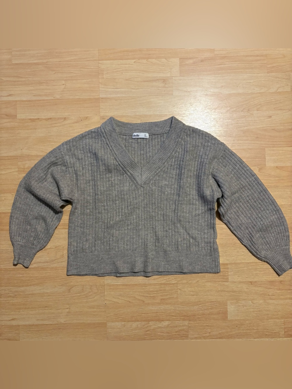 Nordstrom Elodie Ribbed V-Neck Bishop Sleeve Cropped Sweater in Heather Gray